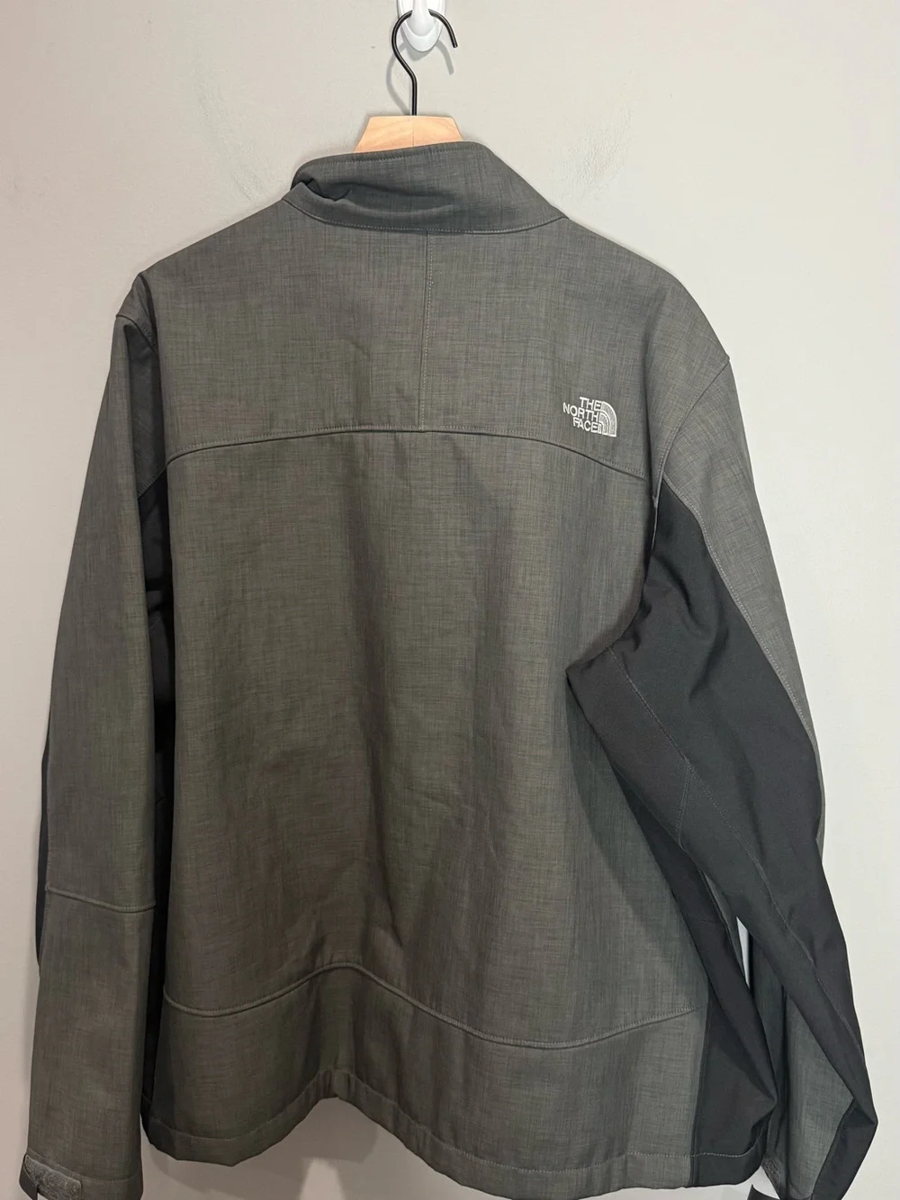 The North Face Men’s XXL Gray Fleece Lined Softshell Jacket Full Zip